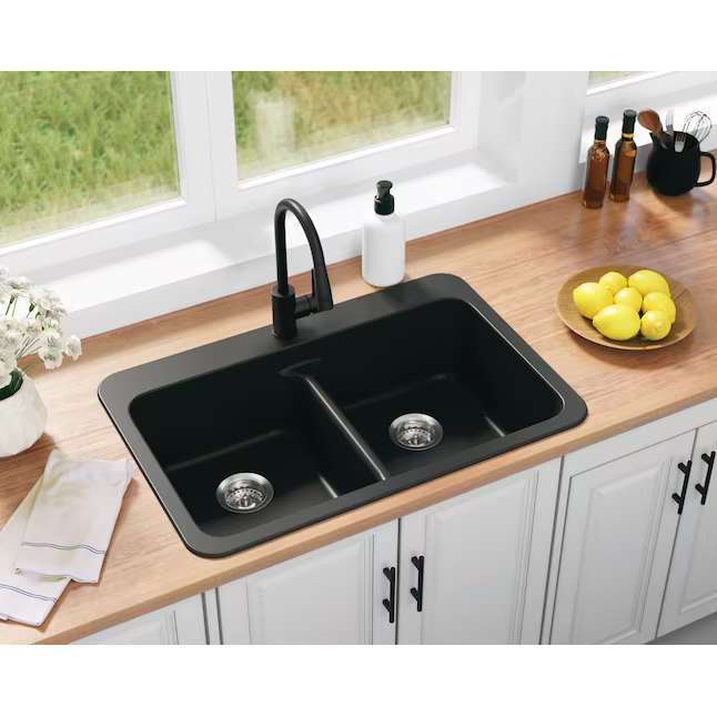 Allen + Roth Kenji Fregadero de cocina de 3 orificios con doble cuenco igual de granito Nero de montaje doble de 33 x 22 pulgadas