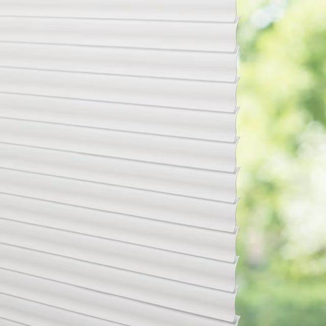 LEVOLOR Trim+Go 1-in Slat Width 35-in x 72-in Cordless White Vinyl Room Darkening Mini-blinds