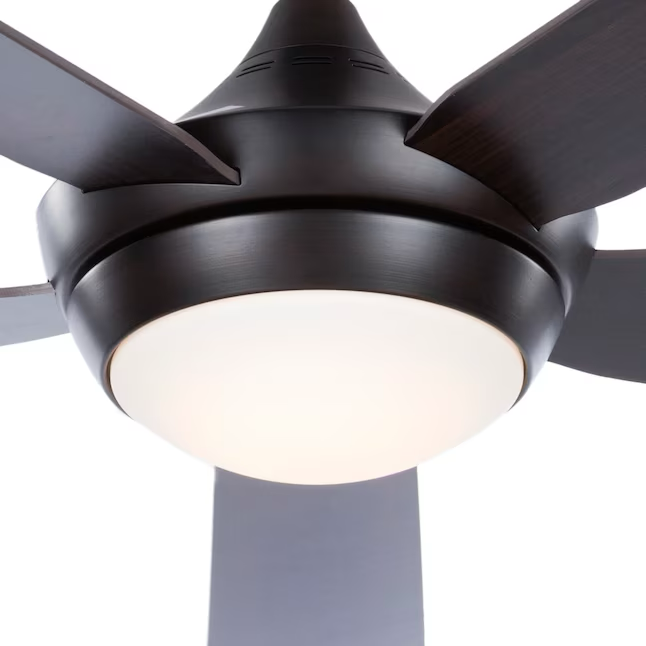 Fanimation Studio Collection Aire Drop Ventilador de techo LED integrado de bronce envejecido de 52 pulgadas con luz y control remoto (5 aspas)