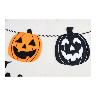 Almohada decorativa de Halloween de 16 pulgadas de Haunted Living