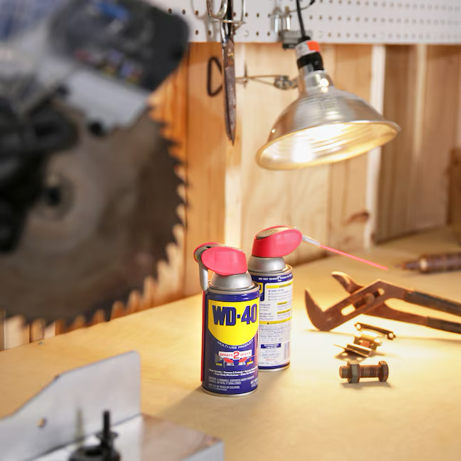 Lubricante multiusos WD-40 Original WD-40, 8 onzas líquidas en aerosol con pajita inteligente, práctico paquete doble