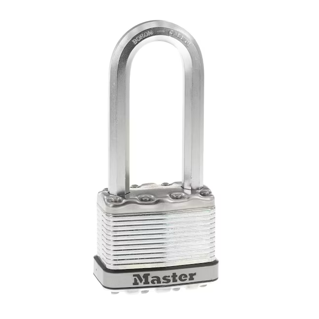 Candado con llave para exteriores de alta resistencia Master Lock, arco de 2 pulgadas de ancho x 2-1/2 pulgadas 