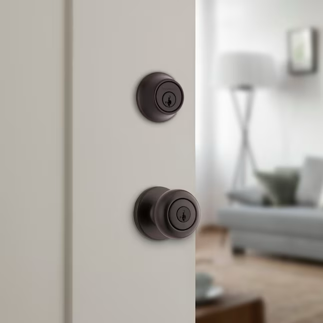 Kwikset Security Cove Venetian Bronze Smartkey Außen-Einzylinder-Riegelschloss, kombinierter Türknauf, Contractor Pack mit antimikrobieller Technologie (2er-Pack)