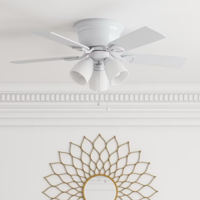 Harbor Breeze Centreville 42-in White Indoor Flush Mount Ceiling Fan with Light (5-Blade)