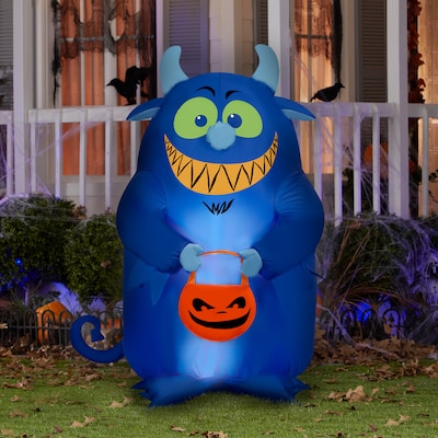 Monstruo inflable de caramelo azul con luces LED de 4,5 pies de Haunted Living