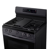 Samsung 30-in 5 Burners 6-cu ft Self-cleaning Air Fry Freestanding Smart Natural Gas Range (Fingerprint Resistant Black Stainless Steel)