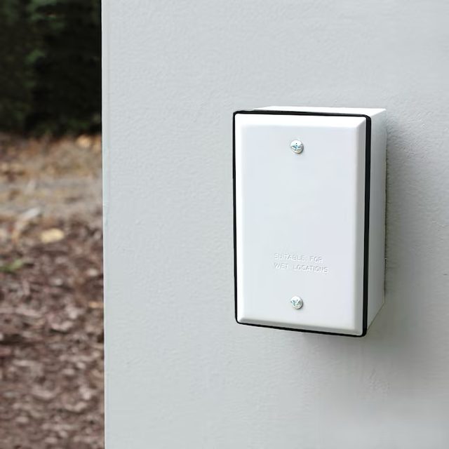 Sigma Engineered Solutions 1-Gang Rectangle White Metal Weatherproof Electrical Box Cover