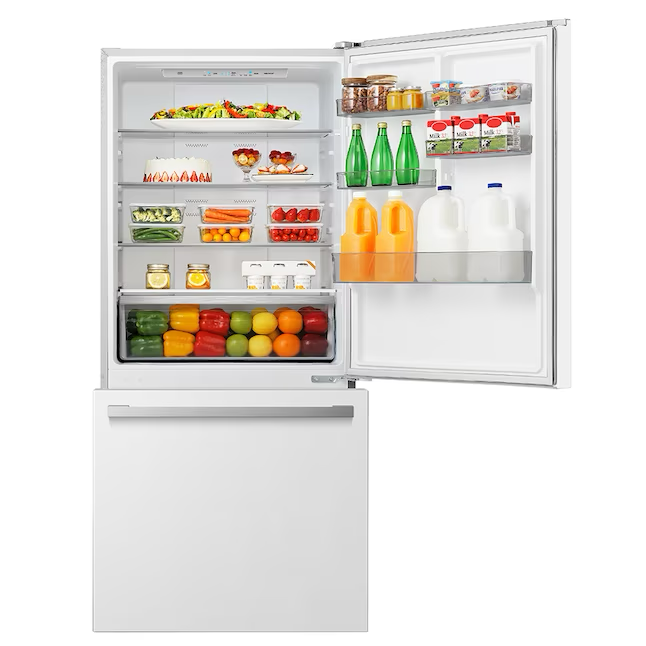 Refrigerador Hisense con congelador inferior y profundidad de mostrador de 17.2 pies cúbicos (blanco) ENERGY STAR